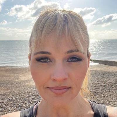 I am a professional female aged 53. I am look... Main Photo