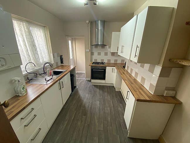 One Bedroom Ground Floor Flat with Private Garden Main Photo