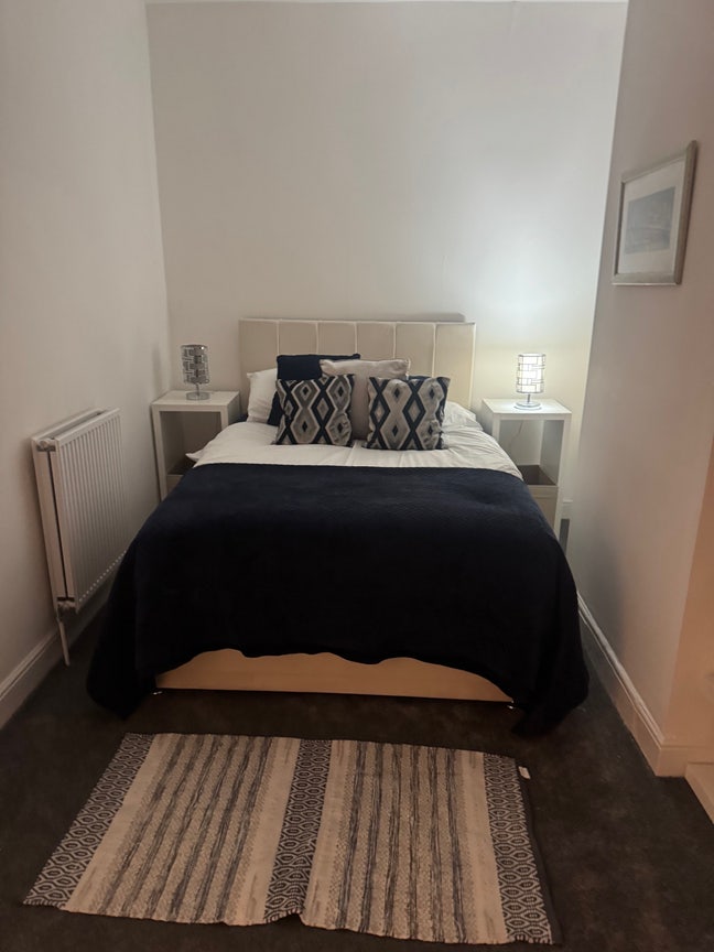 House share with large double bedroom Main Photo