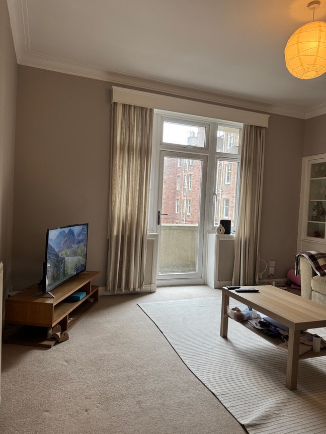 Spare room to rent Main Photo