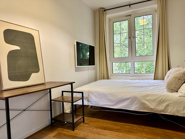  Stunning Dbl Rooms in E1W,  Walk in to the City! Main Photo