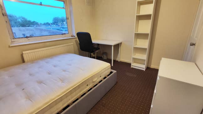 Good size double room in Clapton area Main Photo