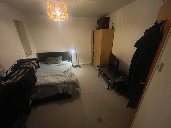 Spacious Double Room At PalmersGreen  Main Photo