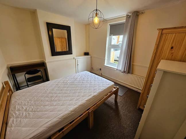 Available NOW 2 double rooms in St Johns Worcester Main Photo