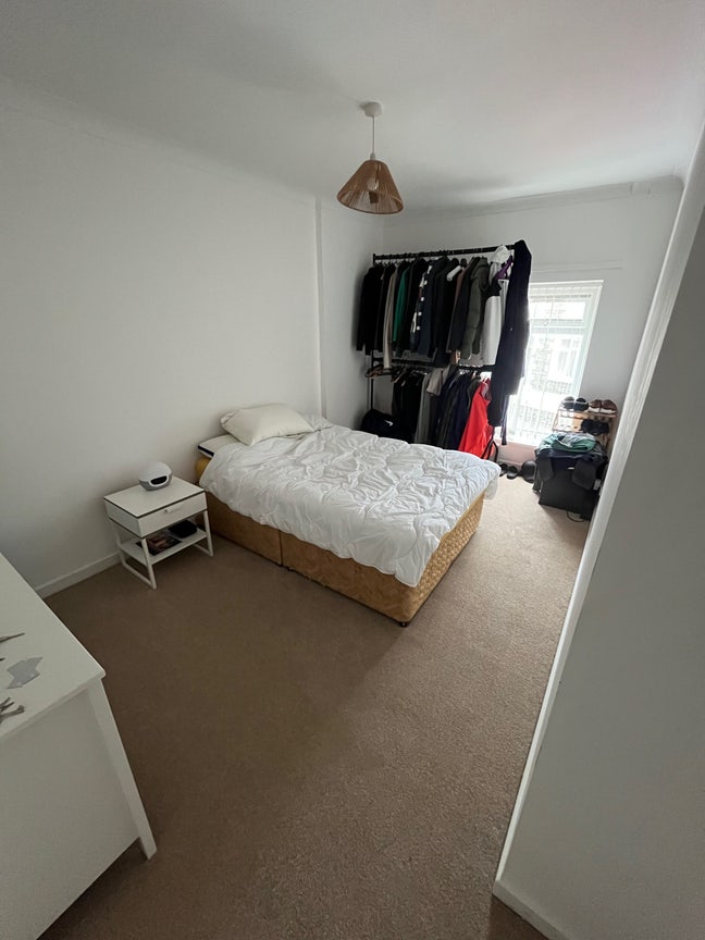 Large double room for rent  Main Photo