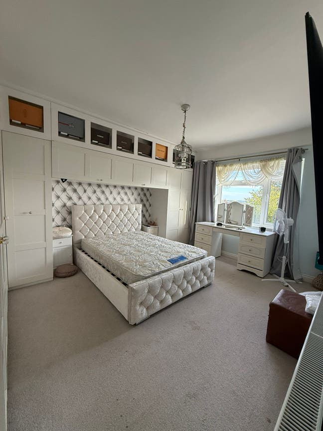 Furnished Double Room with Stunning Sea Views Main Photo
