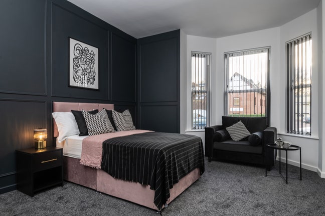 Large Studio Doubles  - City Centre Houseshare Main Photo