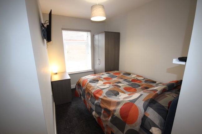 High Quality En suite Room To Let  Main Photo