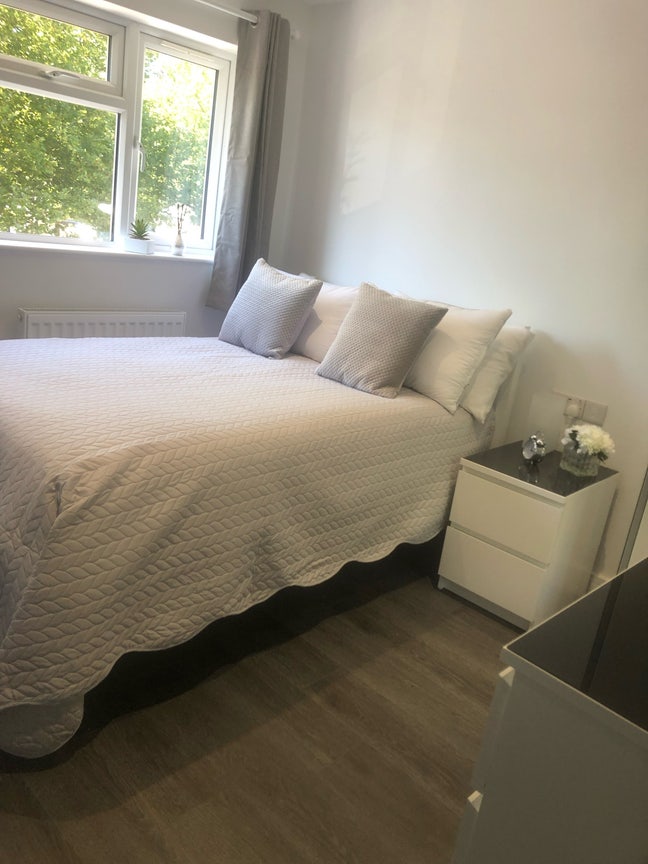 Double En-suite from 1st March RWC Main Photo