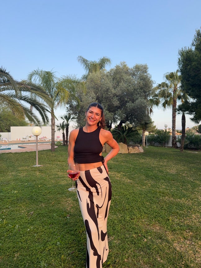 1 Young Professional seeking 1 en-suite room Main Photo