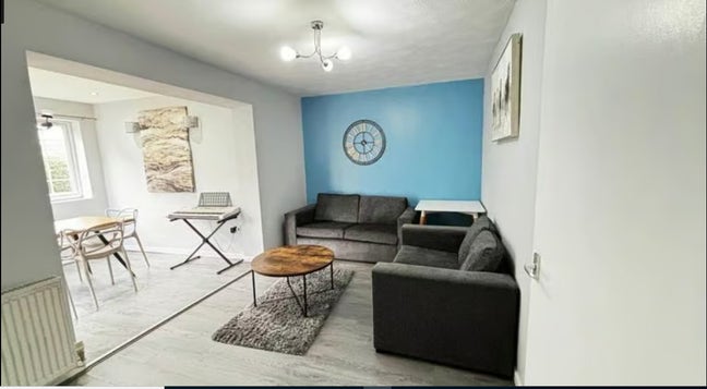Spacious and Cosy (Single Bed ) In A Double Room  Main Photo