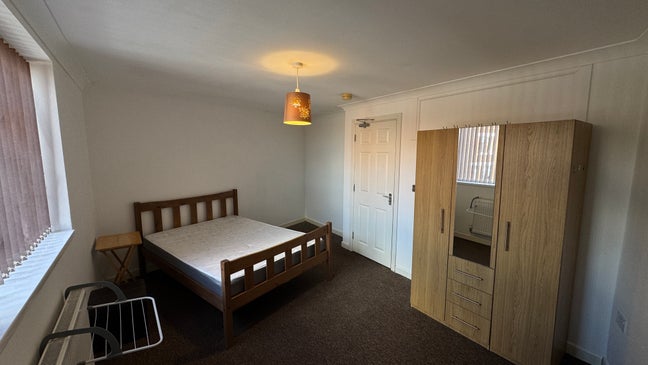 Rooms available in fabulous house in Castleford Main Photo