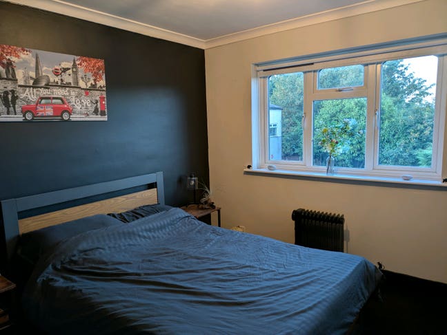 Spacious Double Room to rent Main Photo