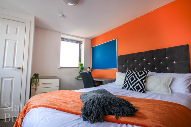 Private City Center Flat, All Bills Included Main Photo