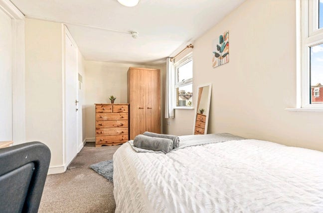 🌟 BN2 Great location -  50% off Month 1 🌟  Main Photo