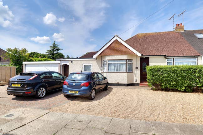 Double Room in Lancing - Couples Welcome Main Photo