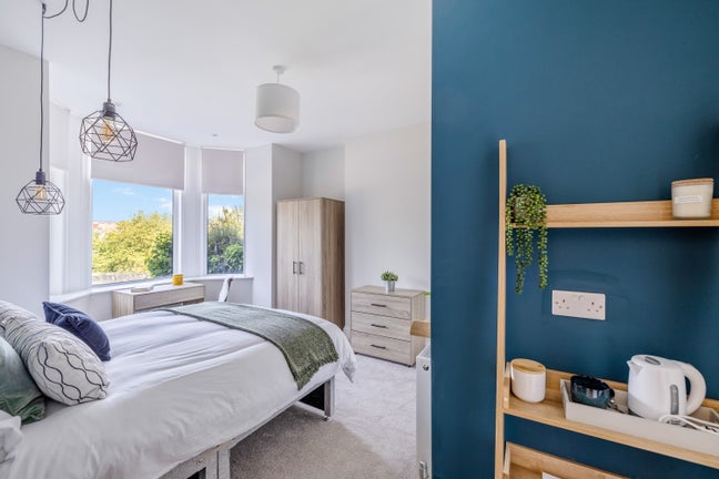 Dockyard living - beautiful double room Main Photo