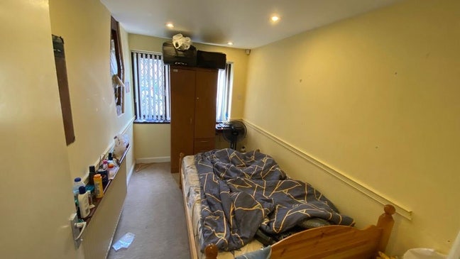 Single room available  Main Photo