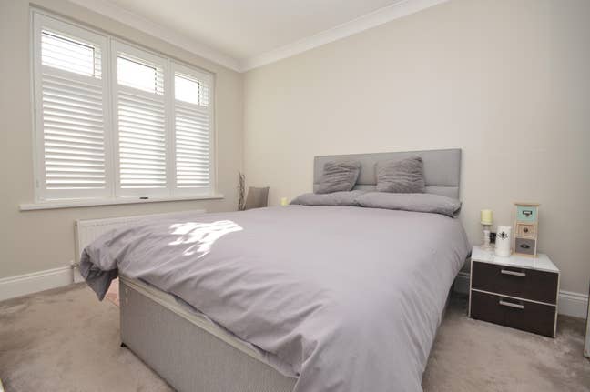 Double Room to Rent in Shared House - IG6 Main Photo
