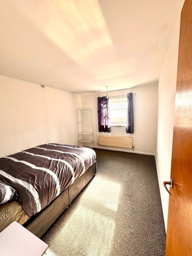 Seperate & Spacious 4 Bed House for Rent – DE24 9N Main Photo