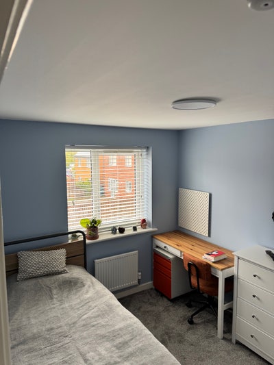 Single room to rent in a new build near college Main Photo