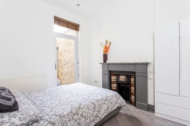 ➡️ Large Double Room with Private Patio Main Photo