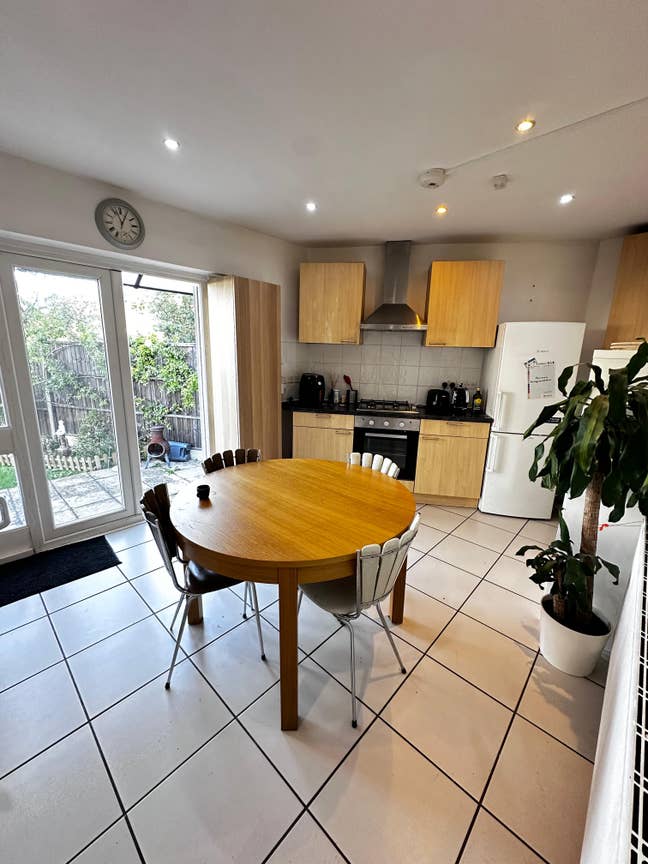 One Bedroom Flat with Garden All Bills Included Main Photo