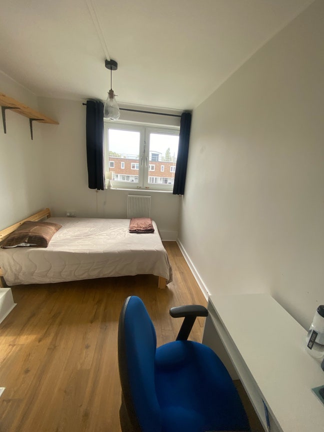 Room available in Nine Elms Main Photo