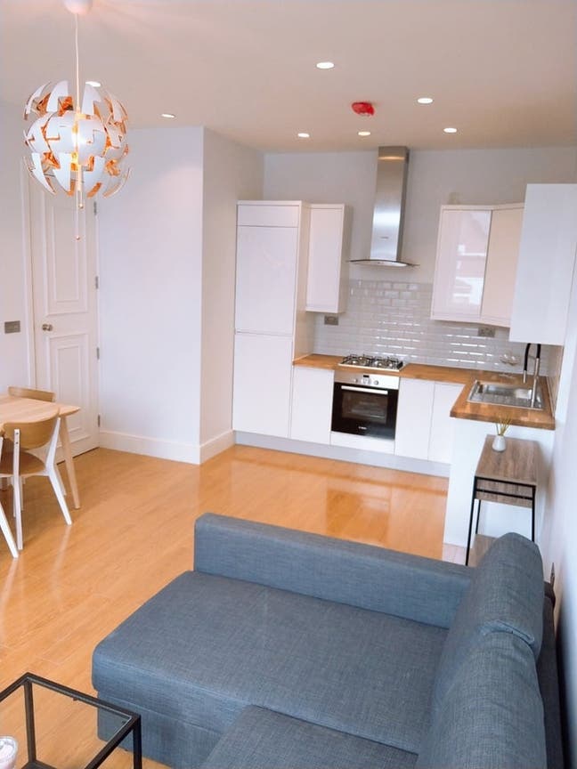 2 Bed Flat, Craven Park, NW10 With Garden  Main Photo