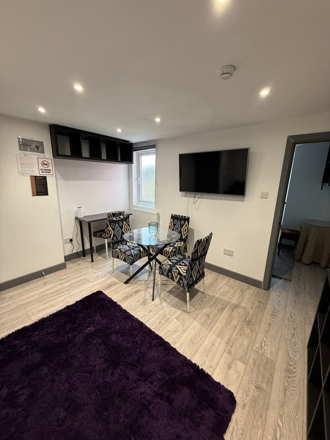 Modern 1 Bed Flat Available to Let - Luton  Main Photo