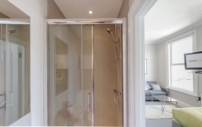 Studio in House, Available Immediately, Putney Main Photo