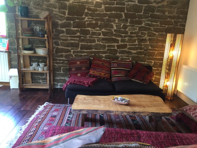 Large rustic forest studio ALL bills included Main Photo