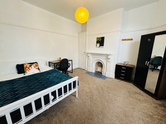 🏡Stylish & Spacious Double Rooms💸Bills Inc LE2 Main Photo