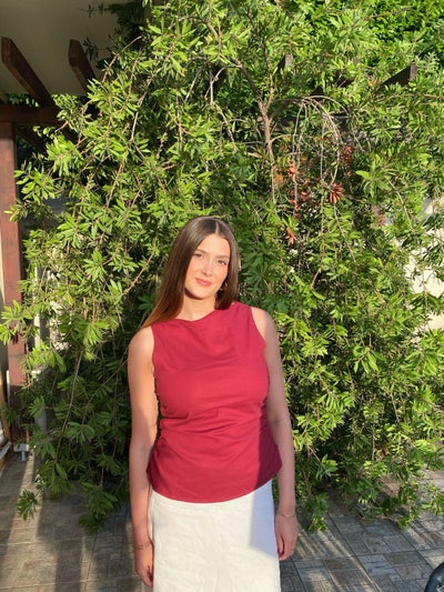 Young professional looking for a room/housemates Main Photo