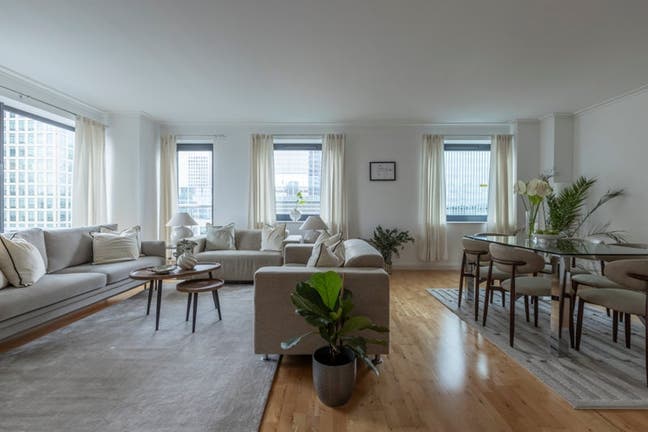 High Rise Large Unit /Short Term or Corporate Let  Main Photo