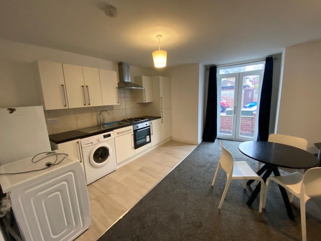 ✨ 2-Bedroom Ground Floor Flat – Watford WD18 7RS ✨ Main Photo