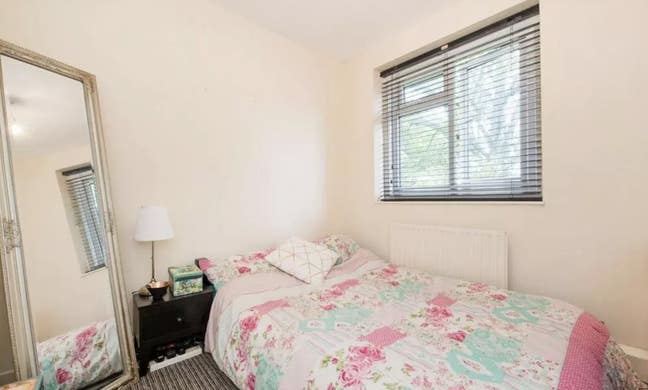 Small double room in Acton  Main Photo