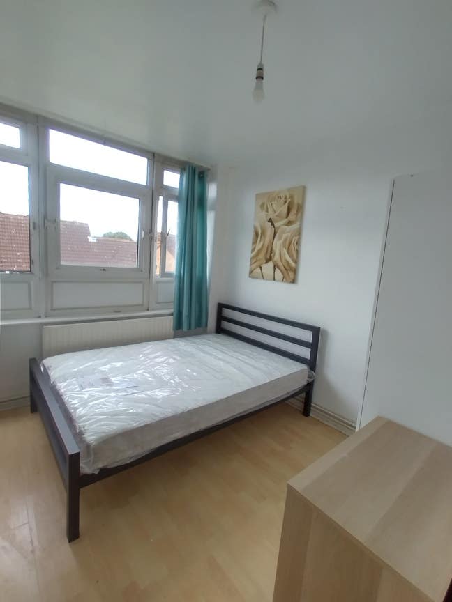 En-suite DBL Room | Near Canary Wharf | Bills Incl Main Photo