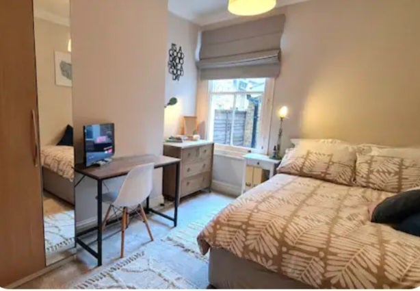 Short Let (1mth): Double Rm in Modern Garden Flat Main Photo