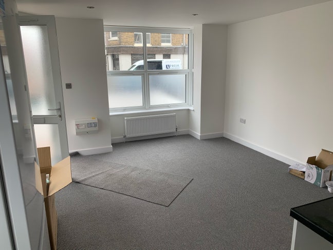 Studio flat on the ground floor Nr the seafront Main Photo