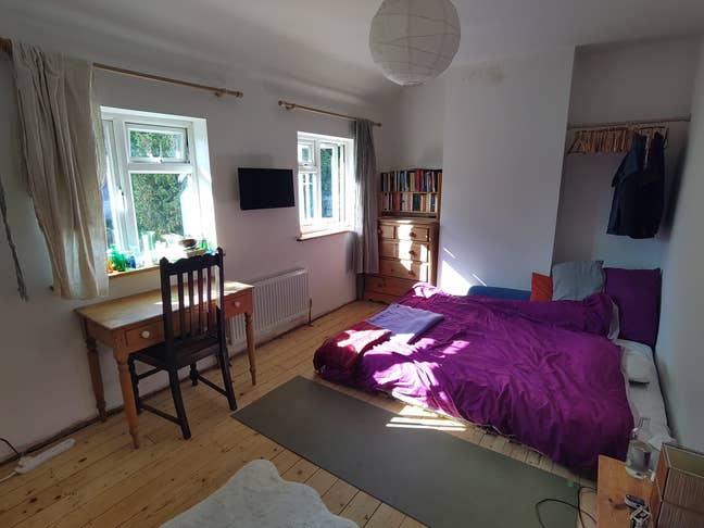 Double room in veggie, non-smoking house Main Photo