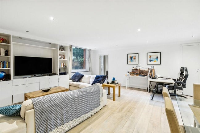 Room Available - 2bed 2bath Notting Hill Apartment Main Photo