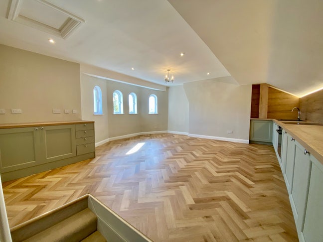 Available Now - Three Double Bedrooms - Penthouse Main Photo
