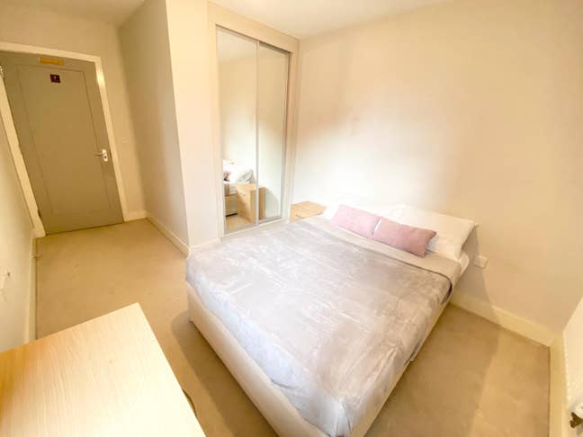 Double Room in 3Bed Flat in Salcombe Court Main Photo
