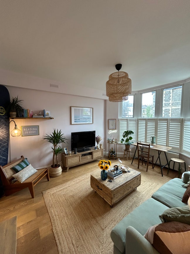 2 Bedrooms available in Bishopston  Main Photo