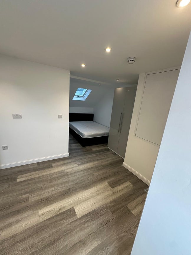 Studio available  Main Photo