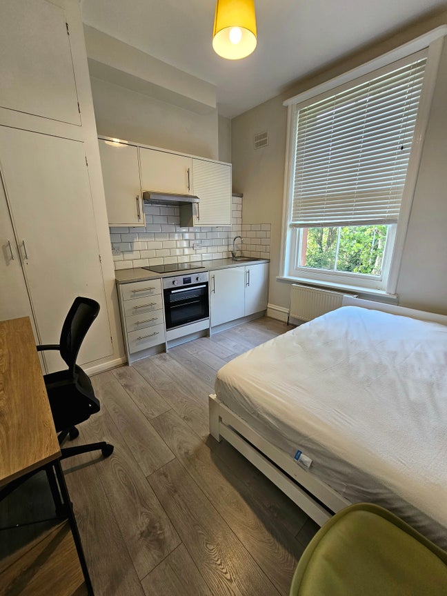 *New Studio Flat - Utilities included* Main Photo