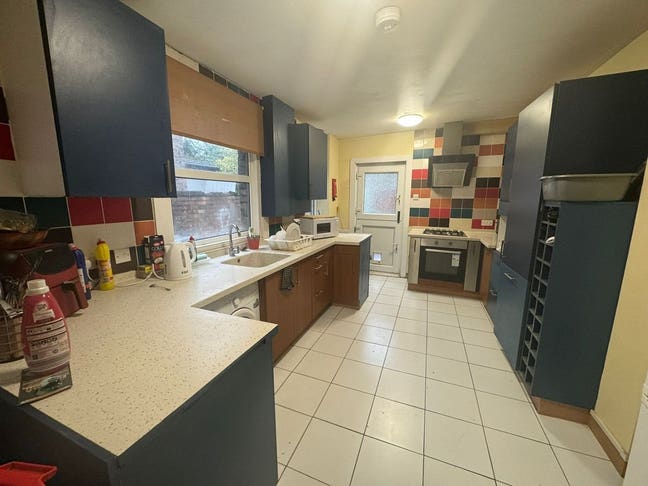 Single occupancy ensuite room Main Photo