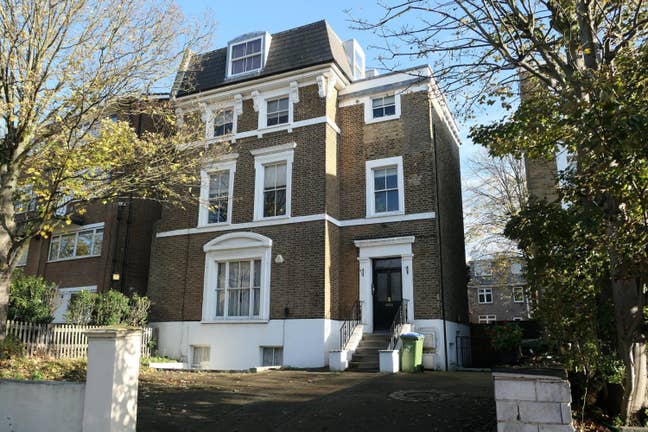 2 Bedroom Flat In Charlton (SE7) Main Photo
