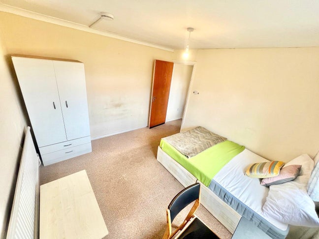Canning Town - Double Room E16 Amazing! Main Photo